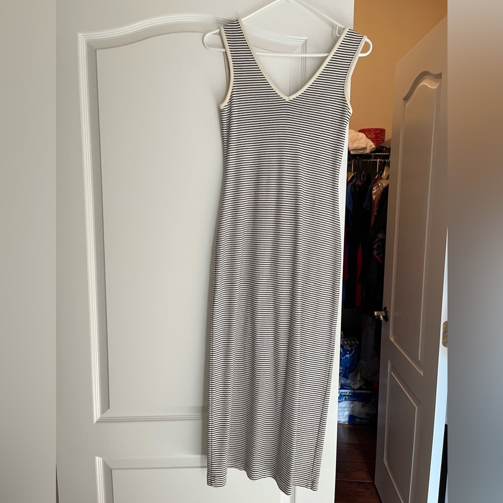 Victoria’s Secret Moda International V neck dress